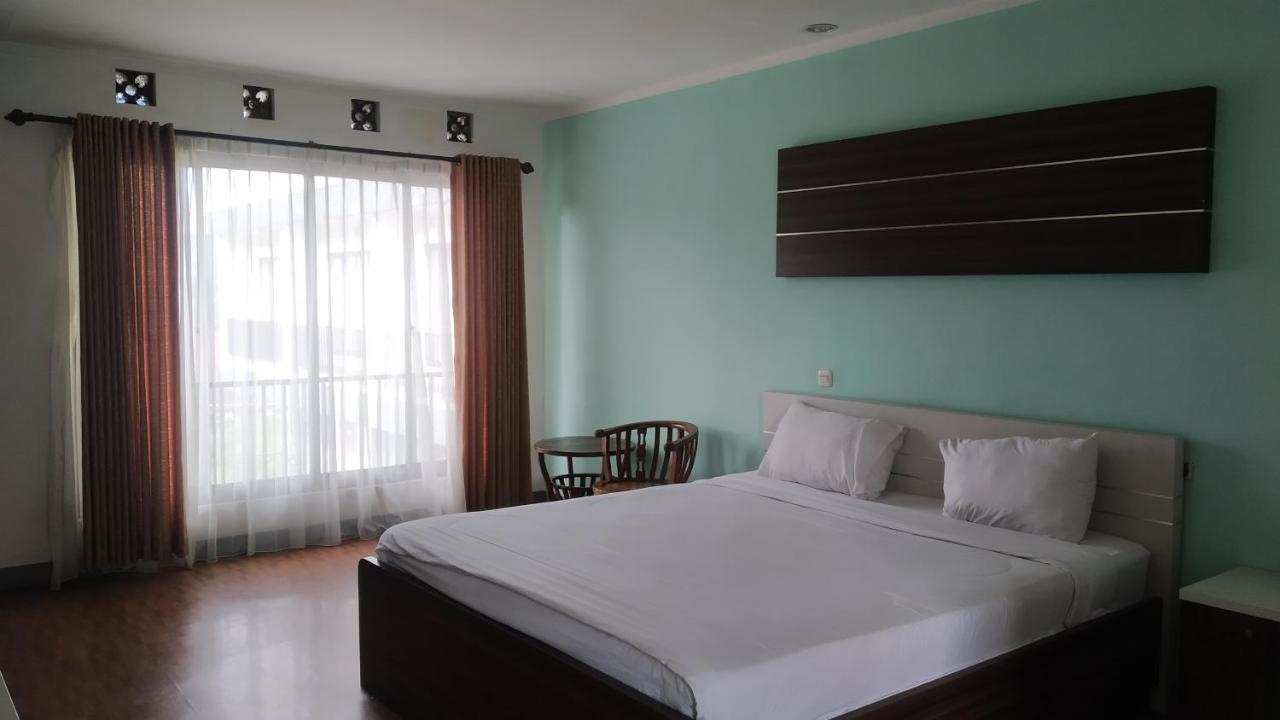 Puncak Village Hotel & Kampung Main Anak Gadok Exterior photo